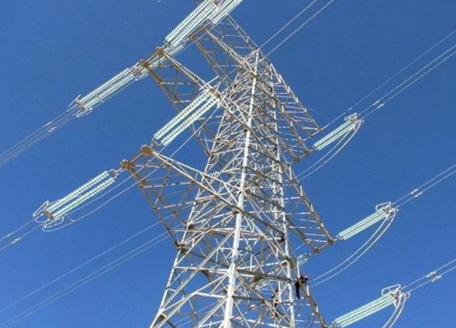 架空輸電線路是電力體系與輸電網(wǎng)絡的主要組成.jpg